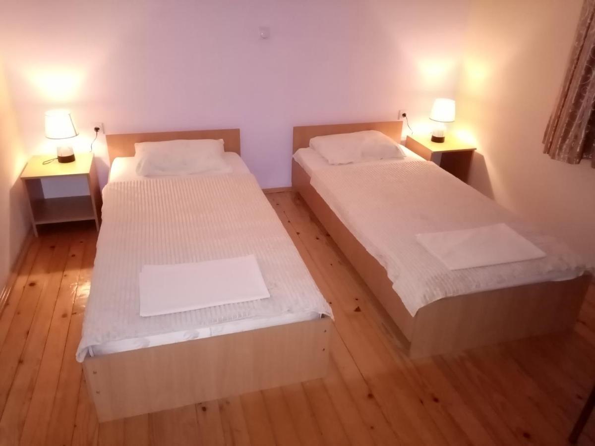 אוהריד Mateski Guest House מראה חיצוני תמונה