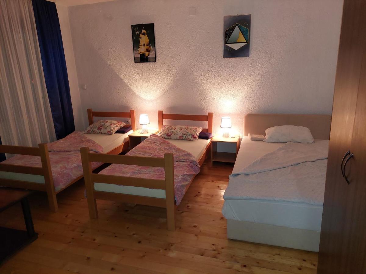 אוהריד Mateski Guest House מראה חיצוני תמונה
