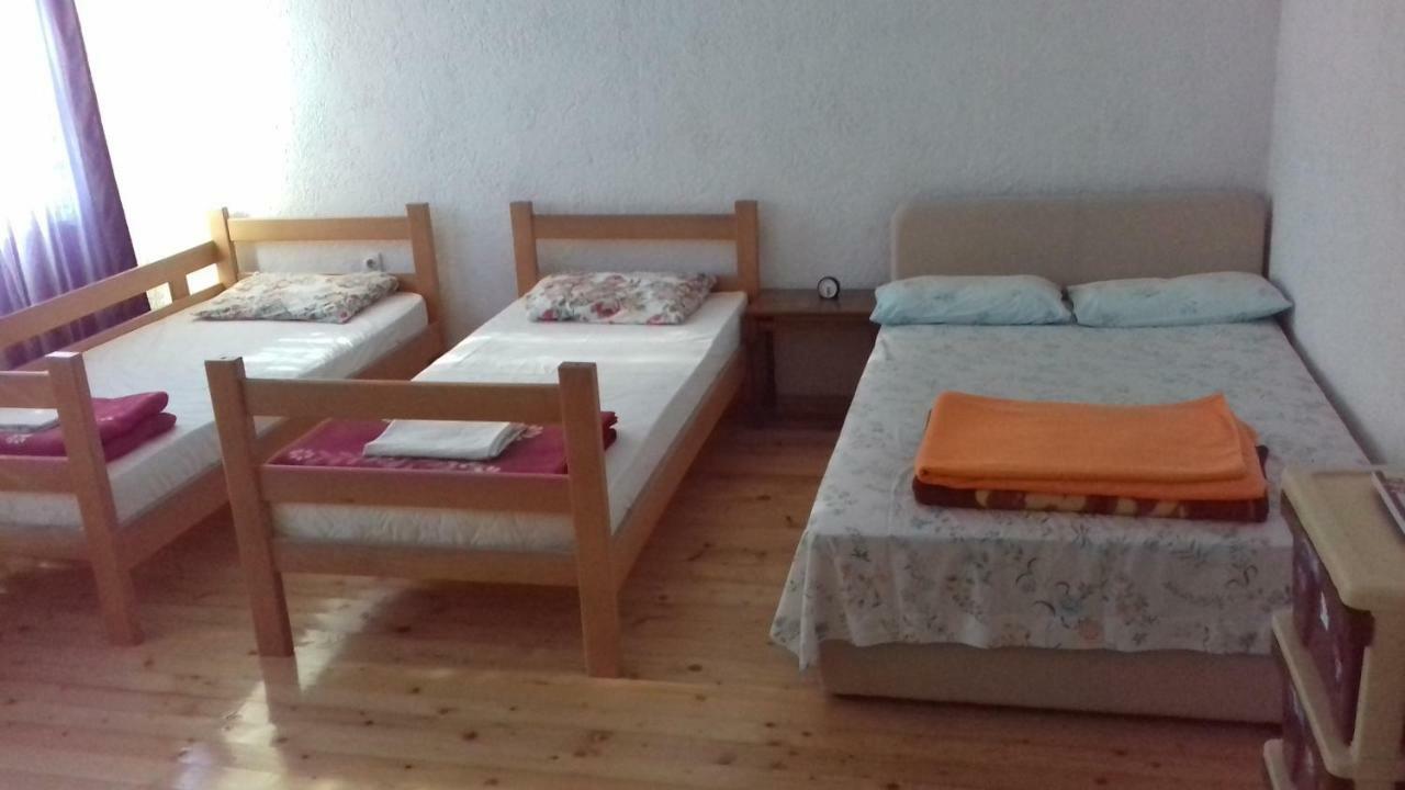 אוהריד Mateski Guest House מראה חיצוני תמונה
