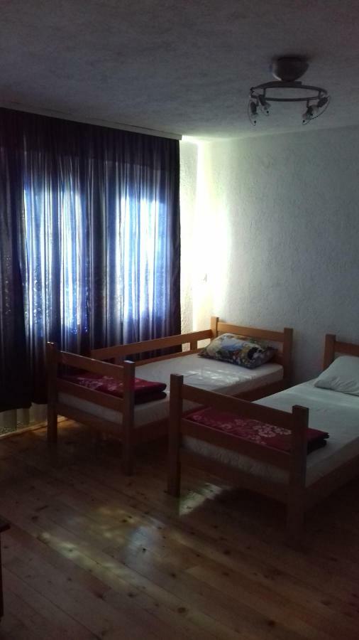 אוהריד Mateski Guest House מראה חיצוני תמונה