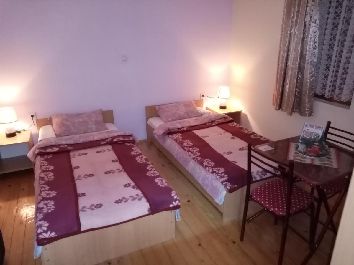 אוהריד Mateski Guest House מראה חיצוני תמונה